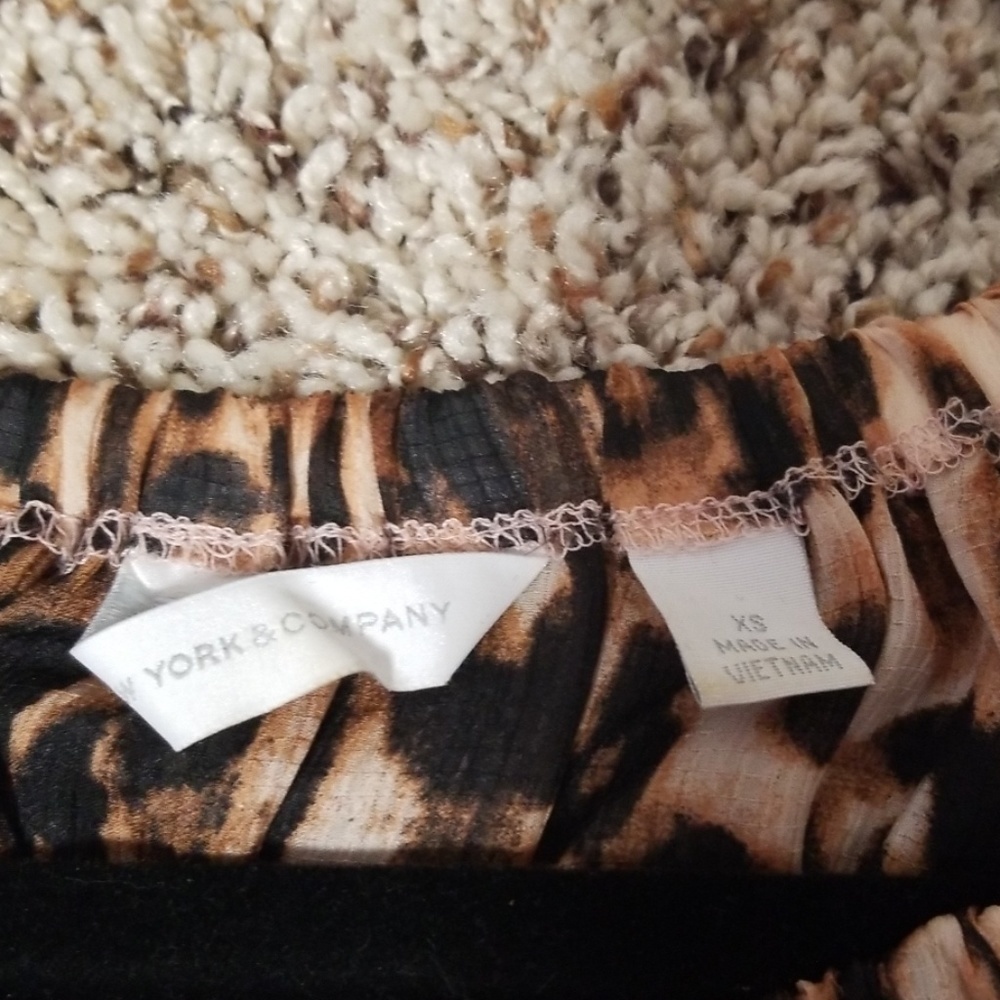 Leopard Printed Top - Picture 6 of 8